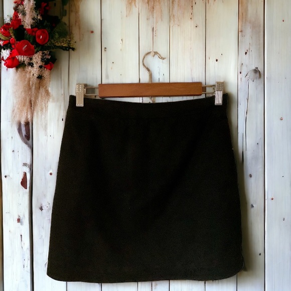 Miami Embroidered Floral Mini Skirt Size SMALL - Picture 2 of 7